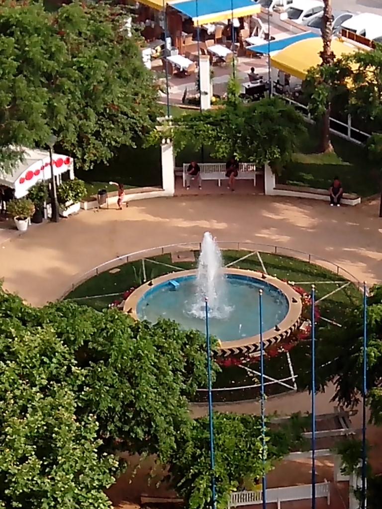 21-Le jet d'eau vu d'en haut