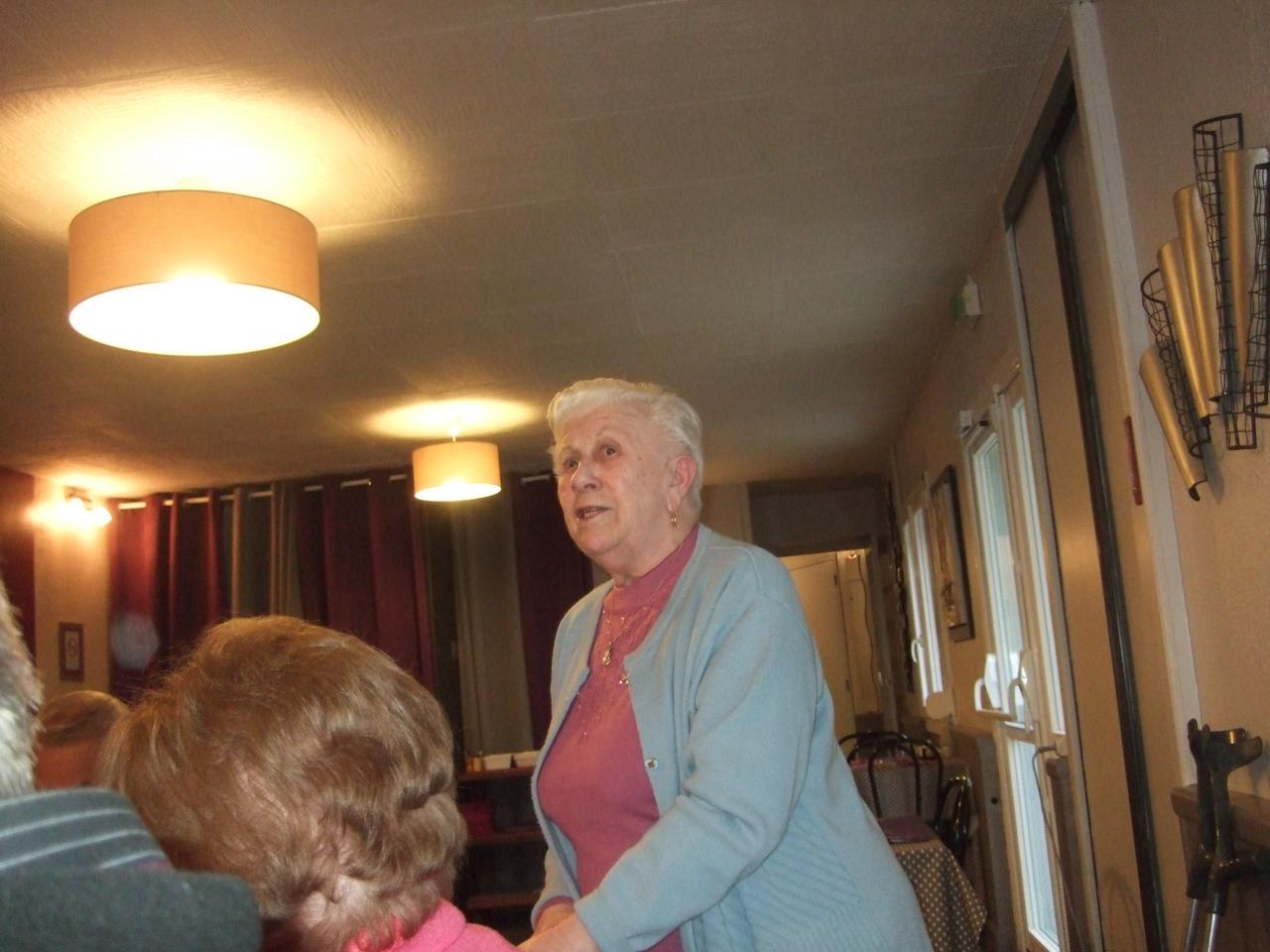 51-Yvonne chante