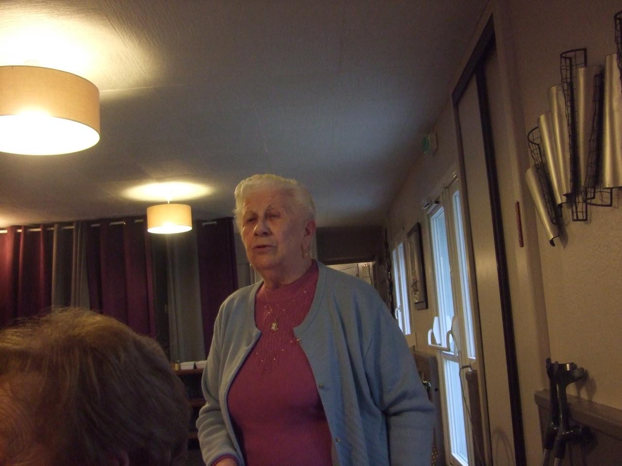 52-Yvonne chante