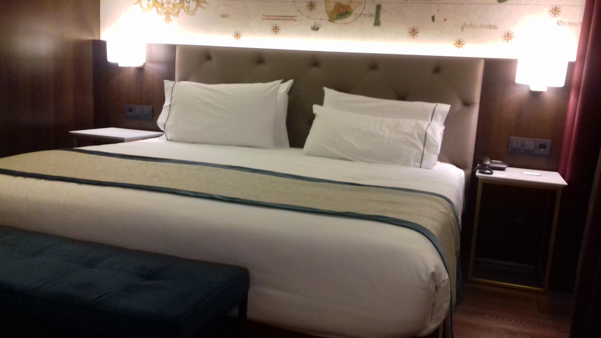 6-Notre chambre Lit de 2 mètres