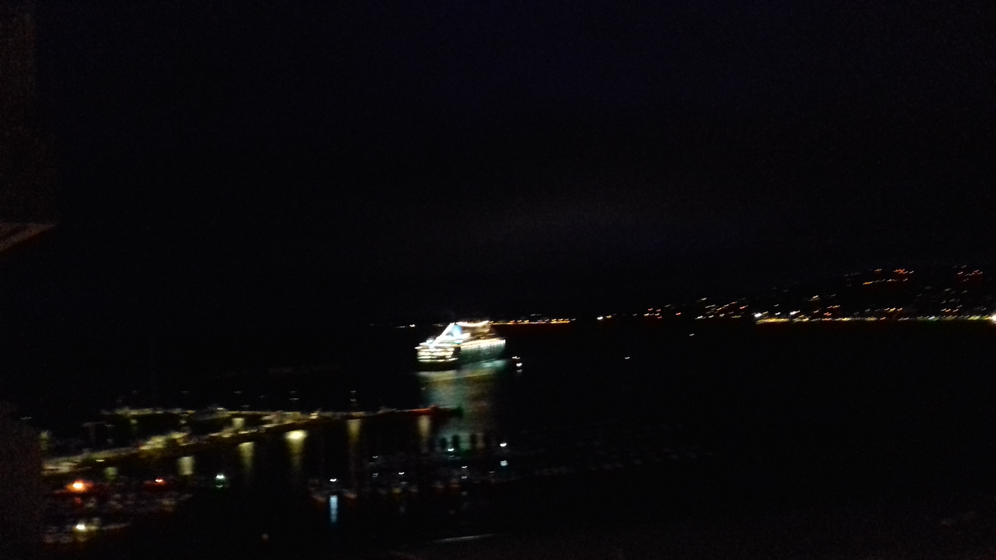 82-Paquebot de croisière qui quitte Palamós
