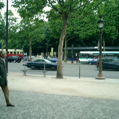 Paris & Le train capital (2003-05-17)